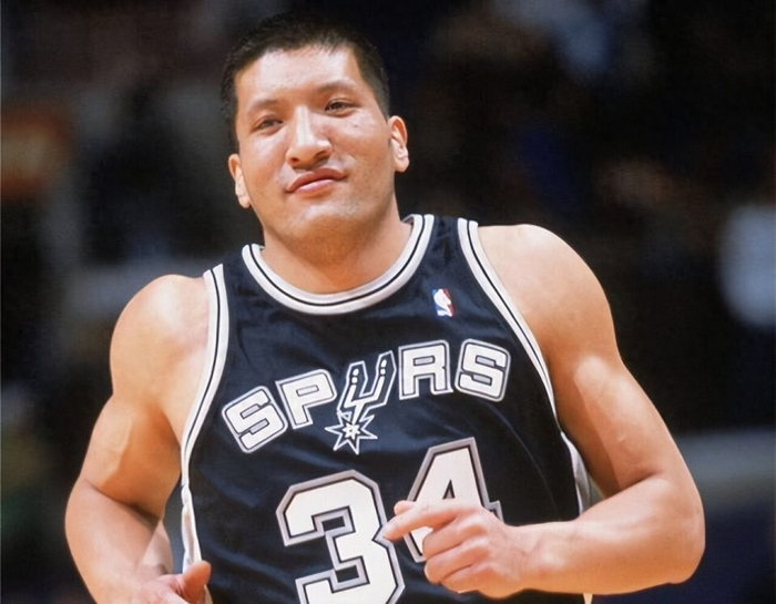 世界杯高清比赛直播-巴特尔打了3年NBA，如今每月能领多少退休金？网友：难以置信|圣安东尼奥马刺队|NBA总冠军|多伦多猛龙队|丹佛掘金队|中国男篮_新浪体育_新浪新闻